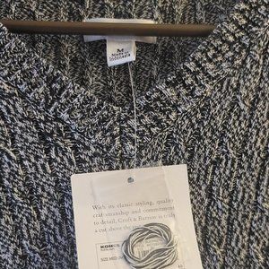 V neck knitted sweater
